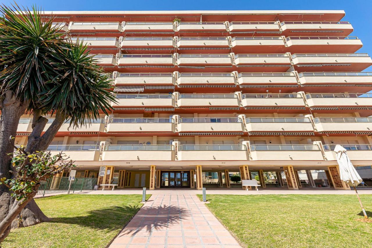 797 Holiday Rentals - Amplio Piso Con Terraza En Primera Linea De Playa Torremolinos Luaran gambar