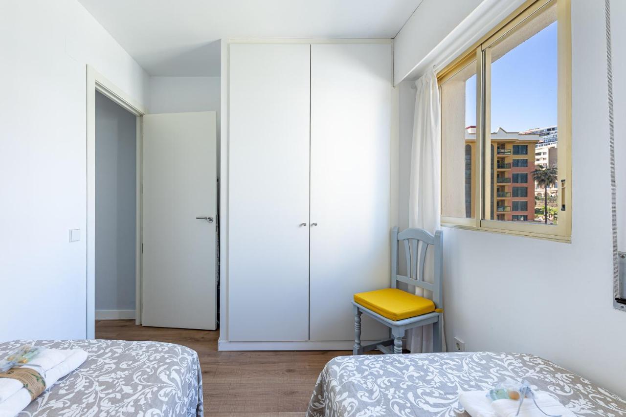 797 Holiday Rentals - Amplio Piso Con Terraza En Primera Linea De Playa Torremolinos Luaran gambar
