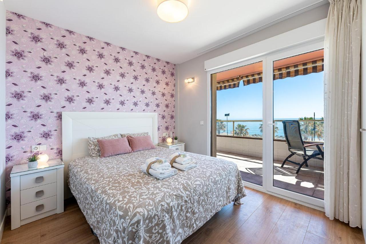 797 Holiday Rentals - Amplio Piso Con Terraza En Primera Linea De Playa Torremolinos Luaran gambar